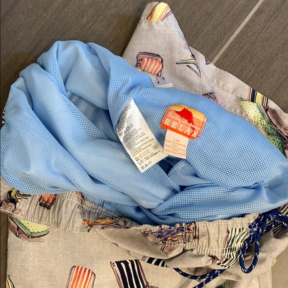 Tommy Bahama men’s swim trunks - shorts - Picture 3 of 6